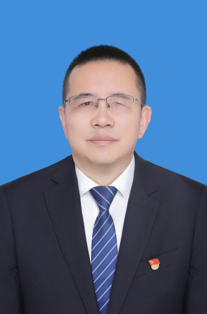 格桑羅布（黨委委員、副總經(jīng)理）