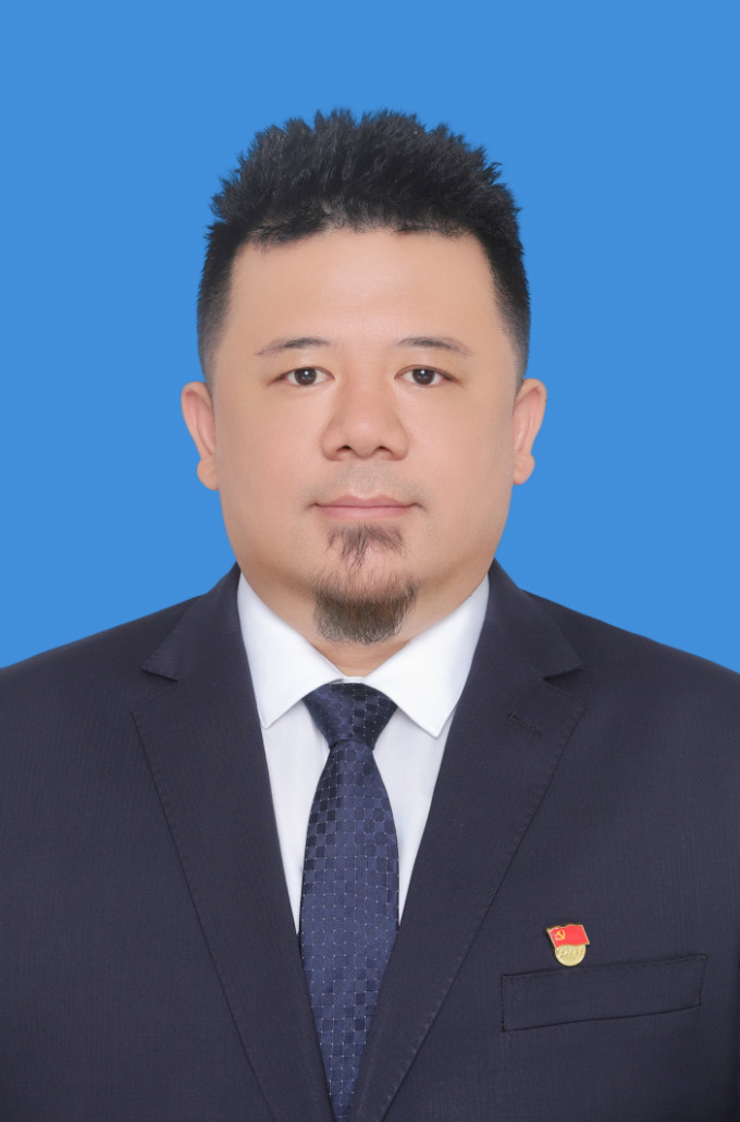 次旦多杰（黨委委員、副總經(jīng)理兼總工程師）